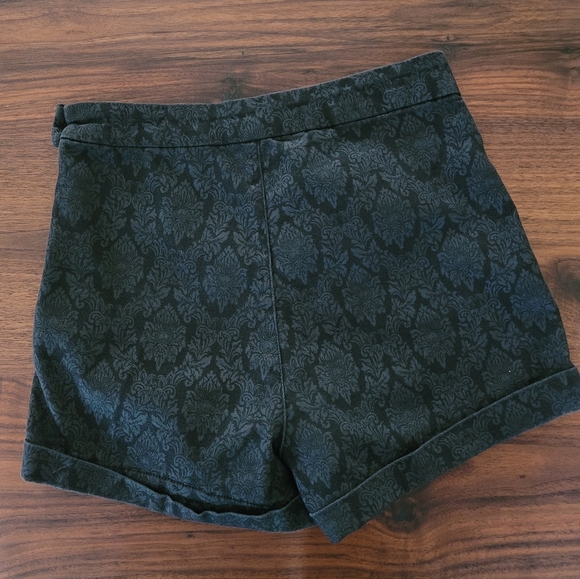 Forever 21 baroque-patterned shorts (EUC) - Picture 6 of 6